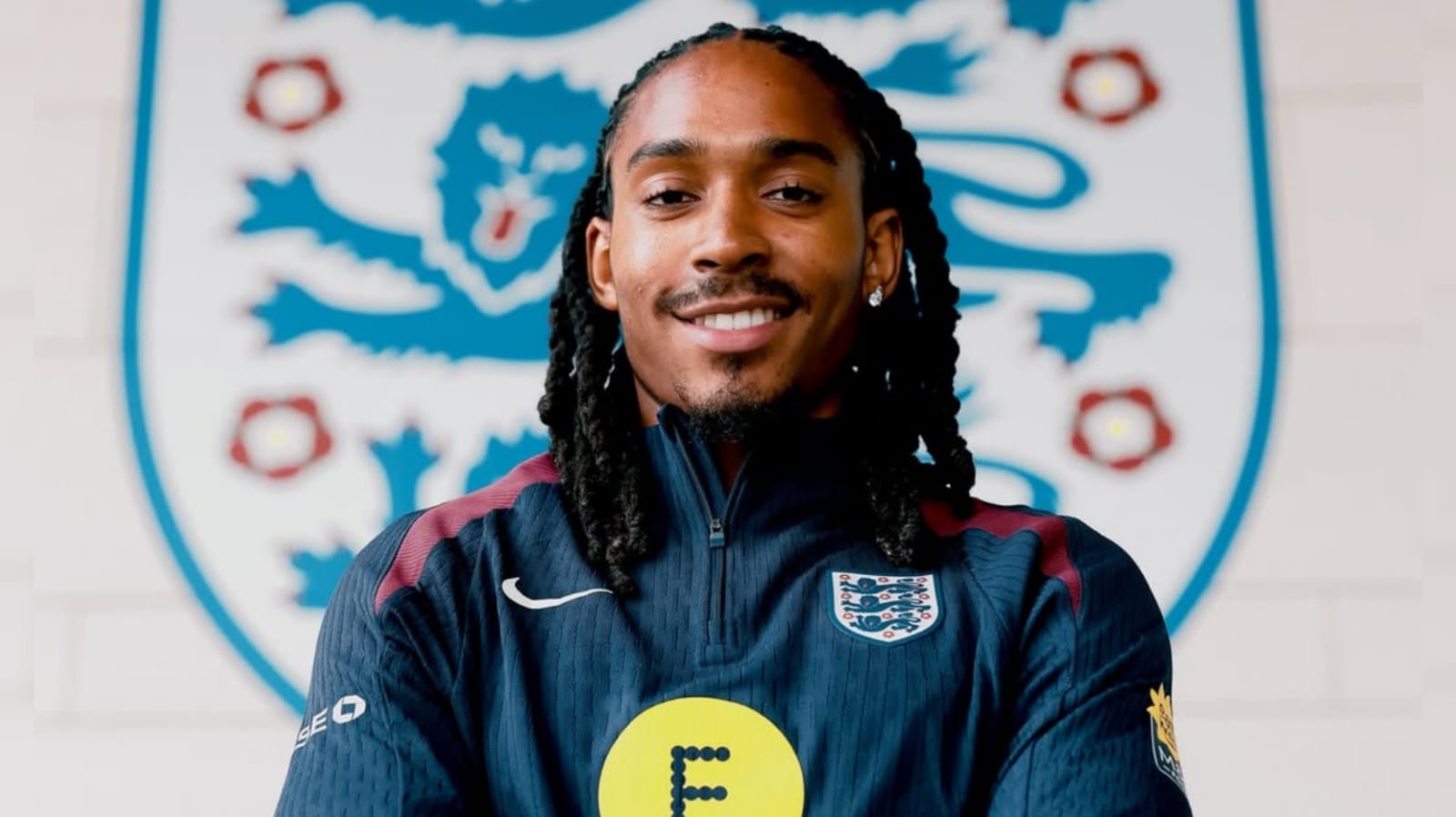 Bek Sayap Tottenham Jadi Pemain Muslim Pertama di Timnas Inggris