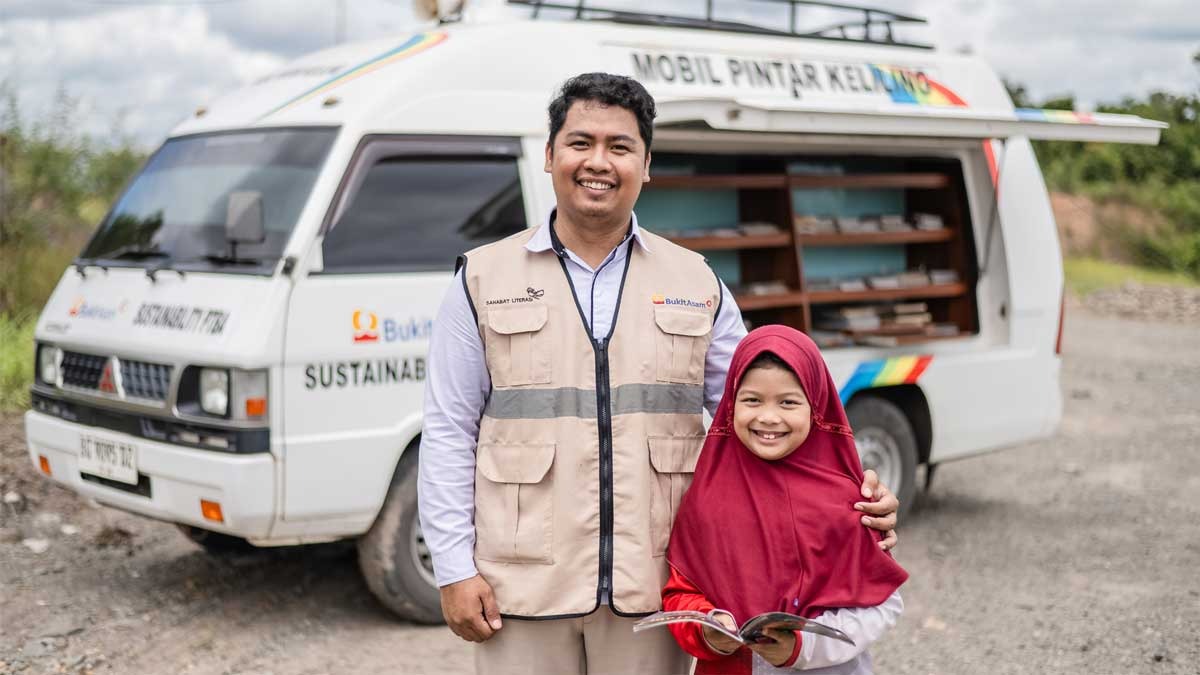 Beasiswa dari Bukit Asam Membawa Dian Terbang Menggapai Prestasi