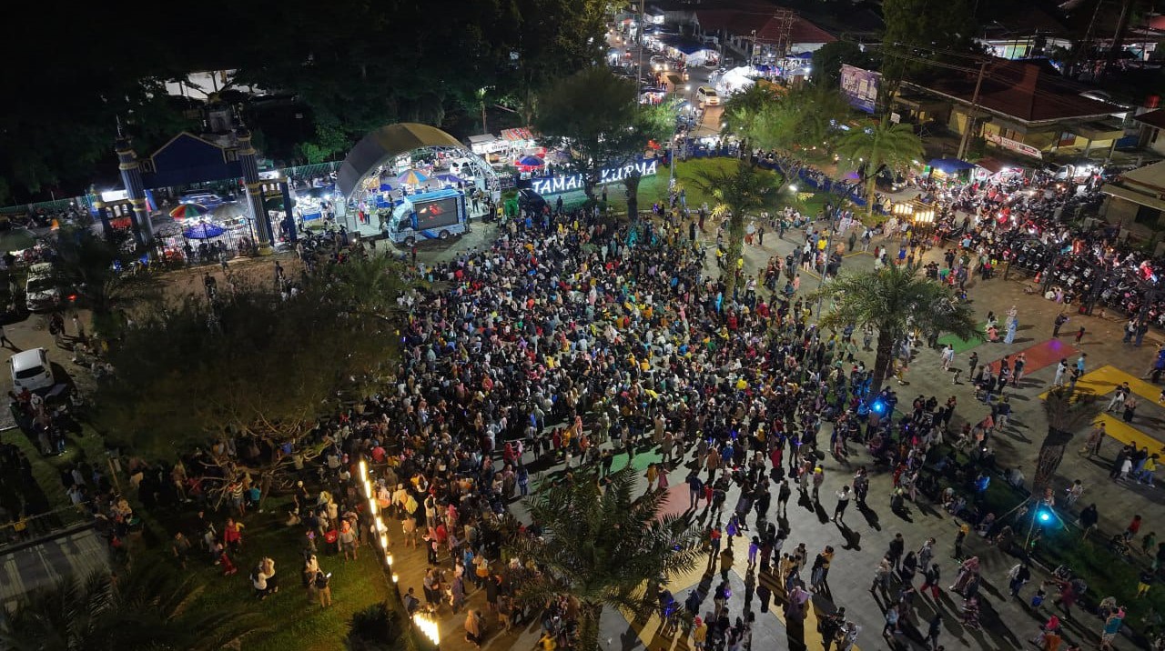 Nonton Bareng di Alun-Alun Merdeka Bikin Warga Lubuk Linggau Ingat Kenangan Indah