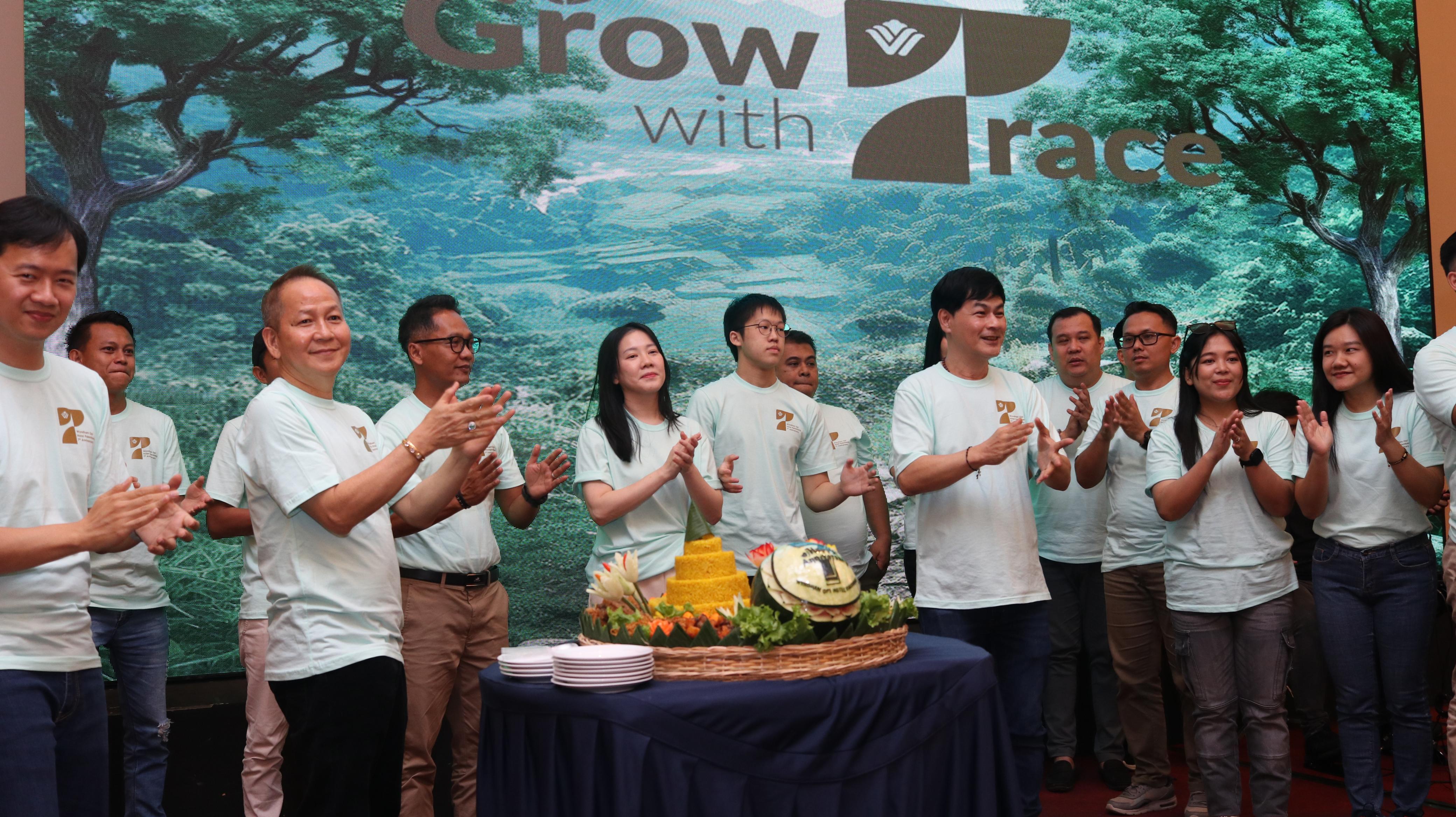 Wyndham Opi Hotel Palembang Rayakan Ulang Tahun ke-7 dengan Aksi Sosial dan Peduli Lingkungan