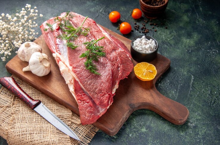 6 Tips Agar Daging Sapi Empuk Saat Dimasak, Cukup Simpan dan Baluri dengan Daun Ini