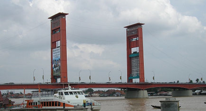 Jadi Ikon Kota Palembang, Jembatan Seberat 944 Ton Ini Dibangun dengan Modal Awal Rp30 Ribu