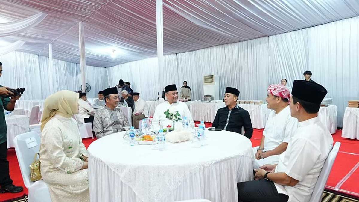 Momen Hangat Kapolda Sumsel Safari Ramadan: Shalat Tarawih Bareng di DPRD Sumsel