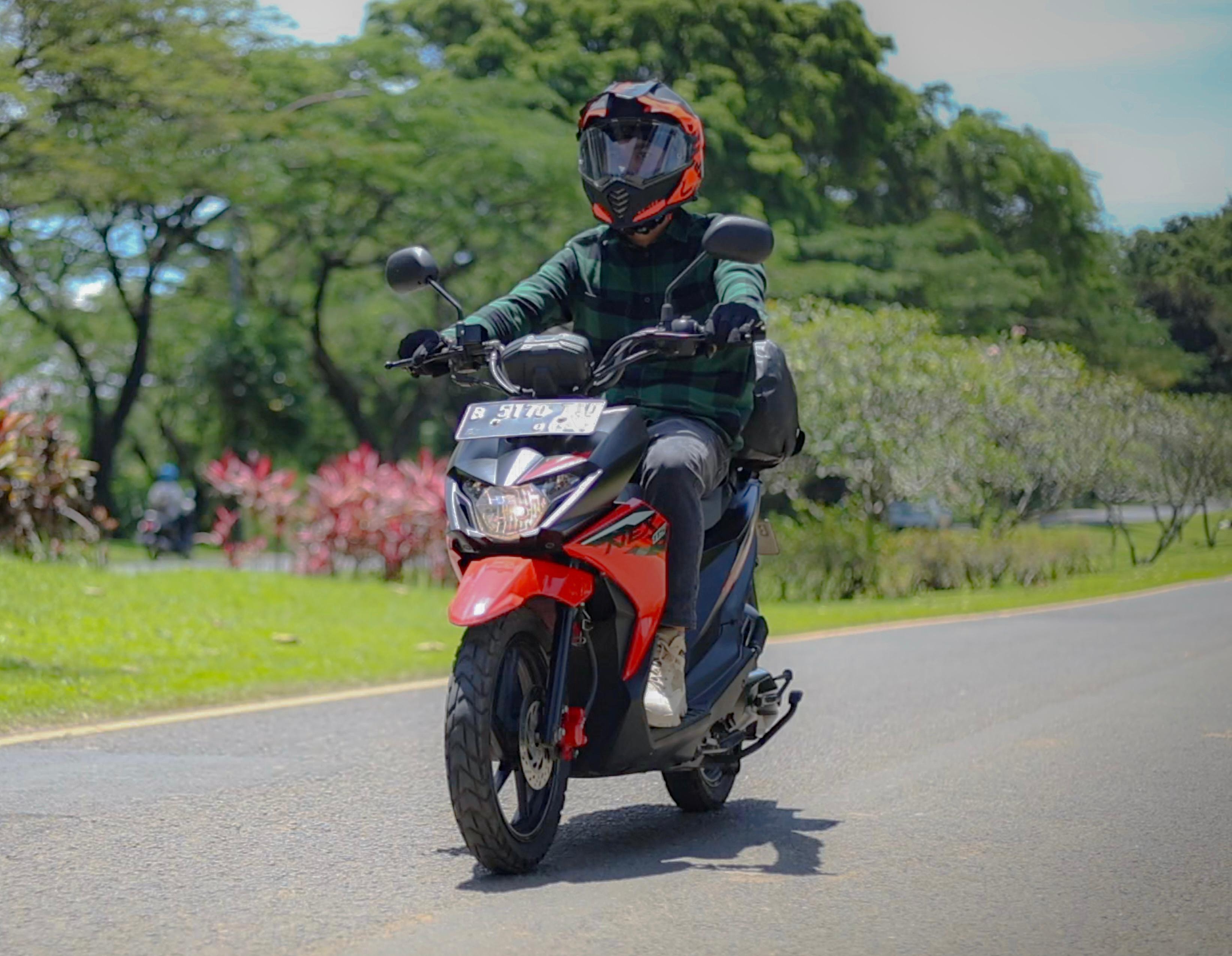 Suzuki Bagikan 6 Tips Mengerem Motor untuk Hindari Bahaya, Postur Berkendara Ikut Memengaruhi