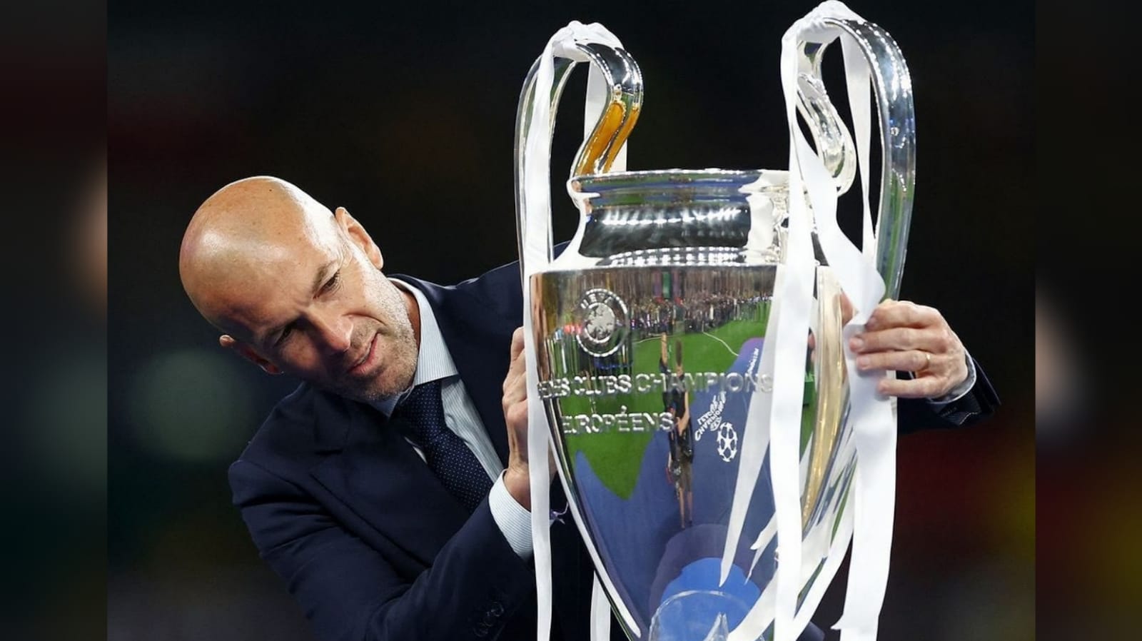 4 Tawaran Raksasa Eropa Ditolak Zinedine Zidane Demi Kembali Jadi Manajer di Klub Lama