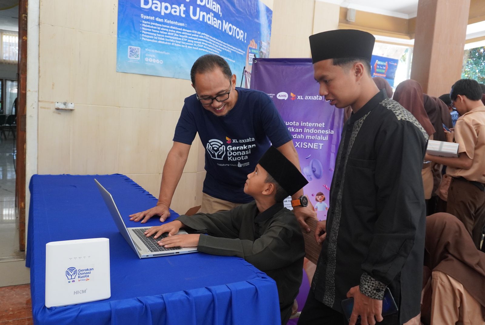 Gerakan Donasi Kuota, XL Axiata Hibahkan 3 Juta MB Kuota untuk Puluhan Sekolah