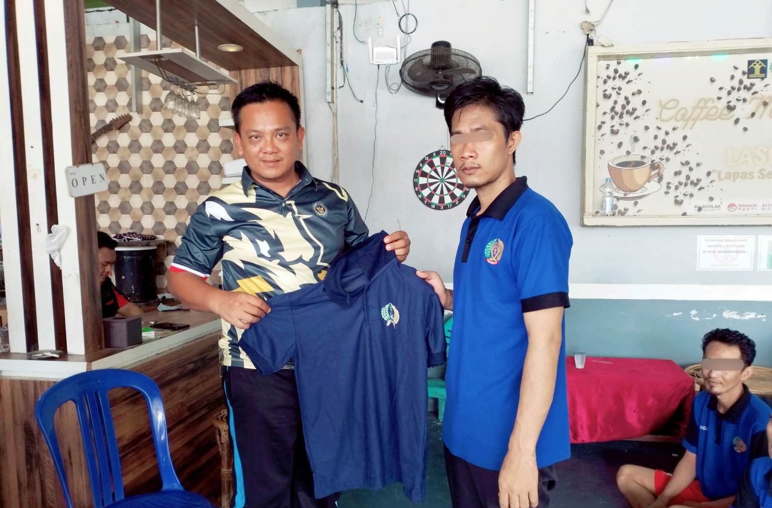 Lapas Sekayu Bagikan Baju Dis untuk Warga Binaan