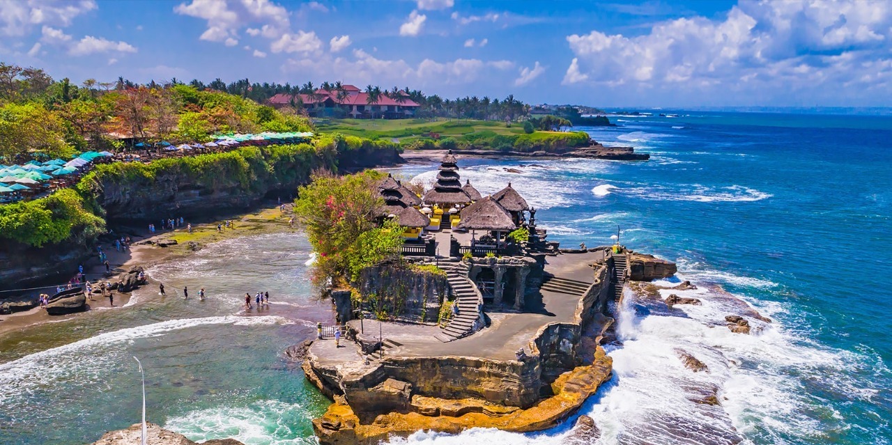 Keren! 7 Pesona Wisata Indonesia Ini, Jadi Rekomendasi Tempat Liburan Pesohor Dunia