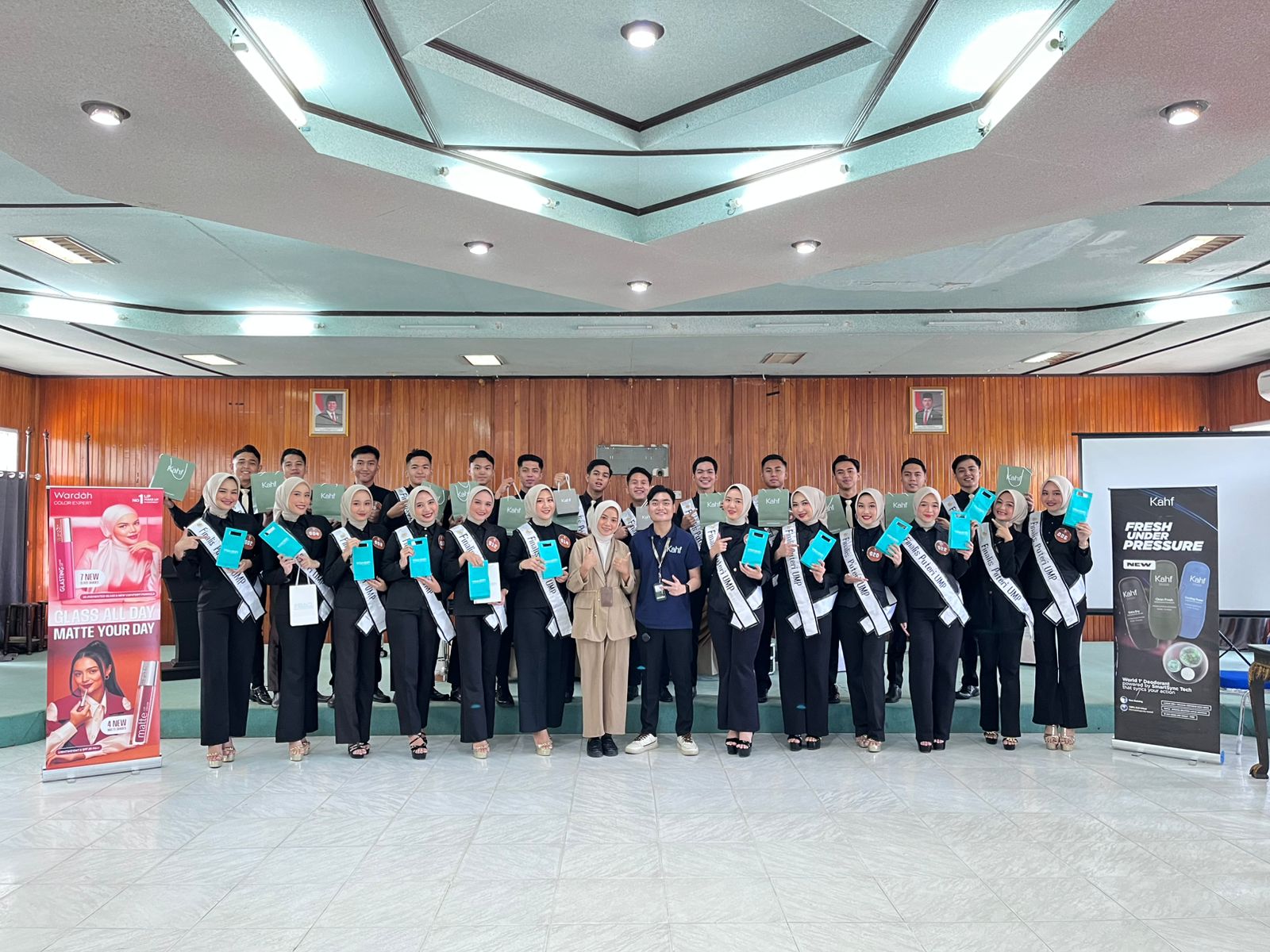 Bujang Gadis Universitas Muhammadiyah Palembang Ikuti Wardah Color Expert Class