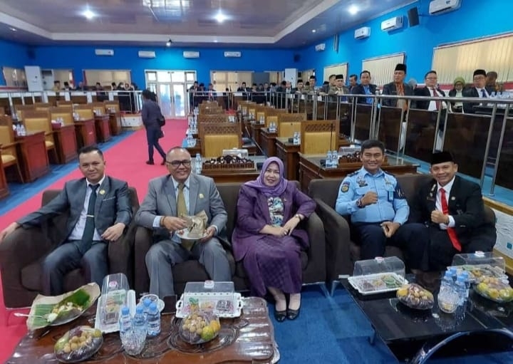 Bupati- dan DPRD Empat Lawang Dengarkan Pidato Presiden Jokowi