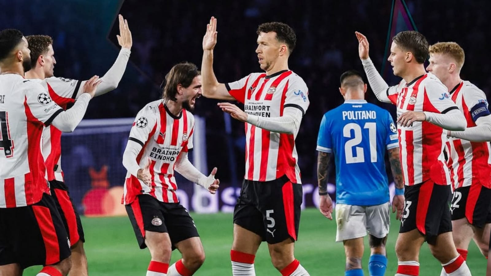 PSV 6-2 Napoli: Tuan Rumah Bangkit Hajar Tamu dengan Kemenangan Epik