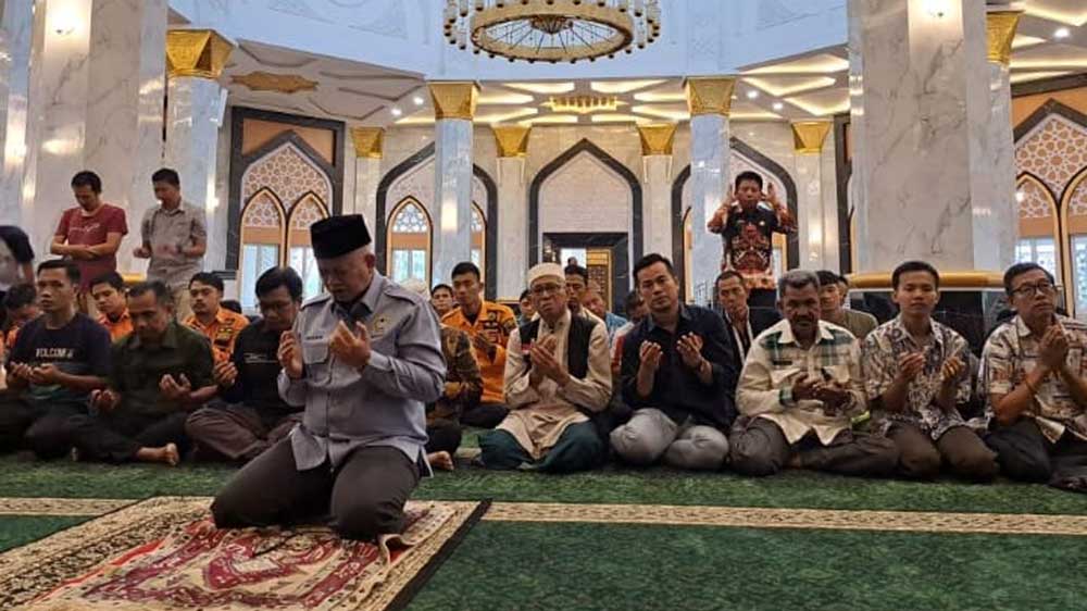 Mendadak! Sekda Pemkab Ogan Ilir Jadi Imam Masjid Agung An-Nur