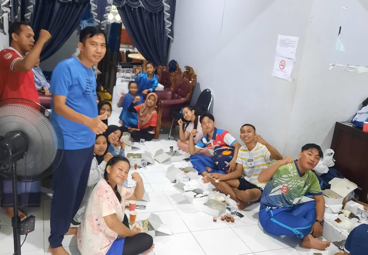 Ketua KONI OKI Sambangi Penginapan Atlet, Beri Semangat Sebelum Bertanding