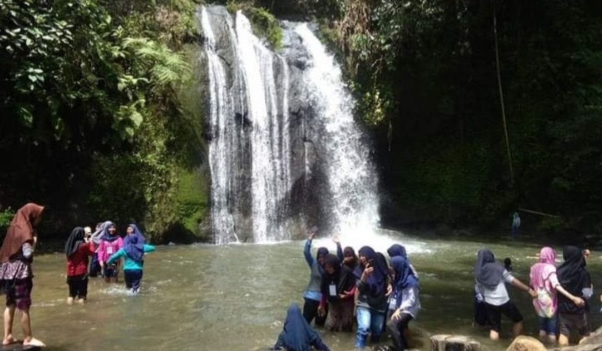 30 Menit dari Tugu Empat Lawang Tebing Tinggi, Ada Air Terjun Setinggi 10 Meter yang Dijamin Memanjakan Mata