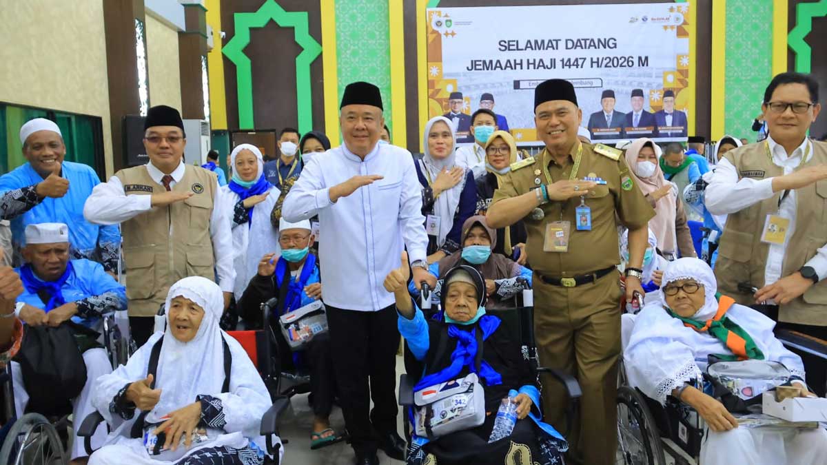 Sambut Haji Kloter Perdana Asal OKU Timur dan Banyuasin, Cik Ujang: Jaga Kemabruran, Jangan Cuma Gelar