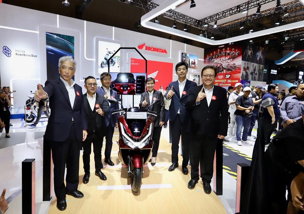 Kecanggihan Honda PCX 160 RoadSync dan Motor Listrik Futuristik di IIMS 2025
