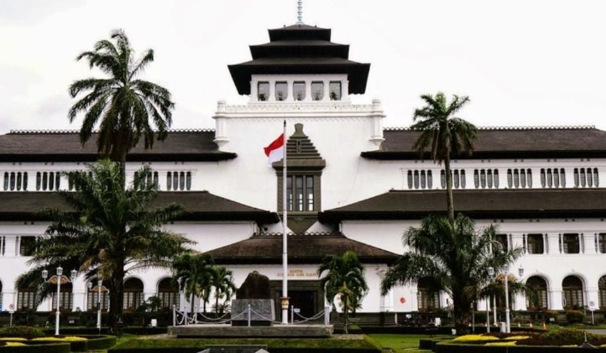 Bukan Tempat Jual Sate, Tapi Ini Sejarah Berdirinya Kantor Gubernur Jawa Barat yang Dinamai Gedung Sate