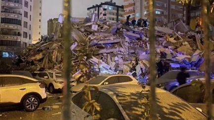Gempa Dahsyat Guncang Turki, Ratusan Orang Tewas