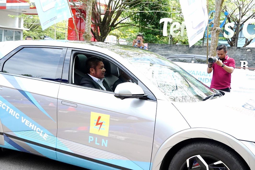 Gubernur Herman Deru Kampanye Penggunaan Kendaraan Listrik di Sumatera Selatan