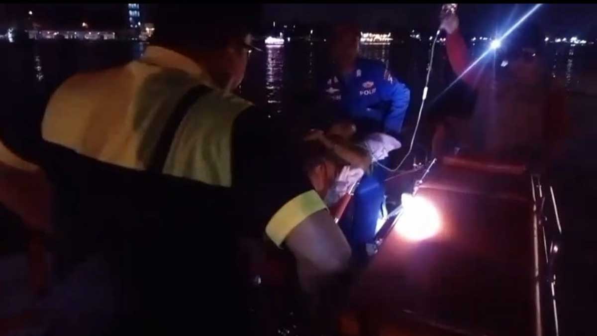 Cepat Tanggap, Ambulance Apung Polairud Polda Sumsel Bawa IRT Sakit Pinggang 