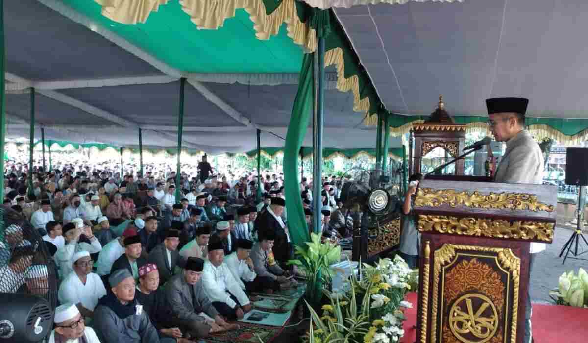  Sholat Ied 1445 H, Ribuan Umat Muslim Padati Masjid Agung SMB Jayo Wikramo Palembang
