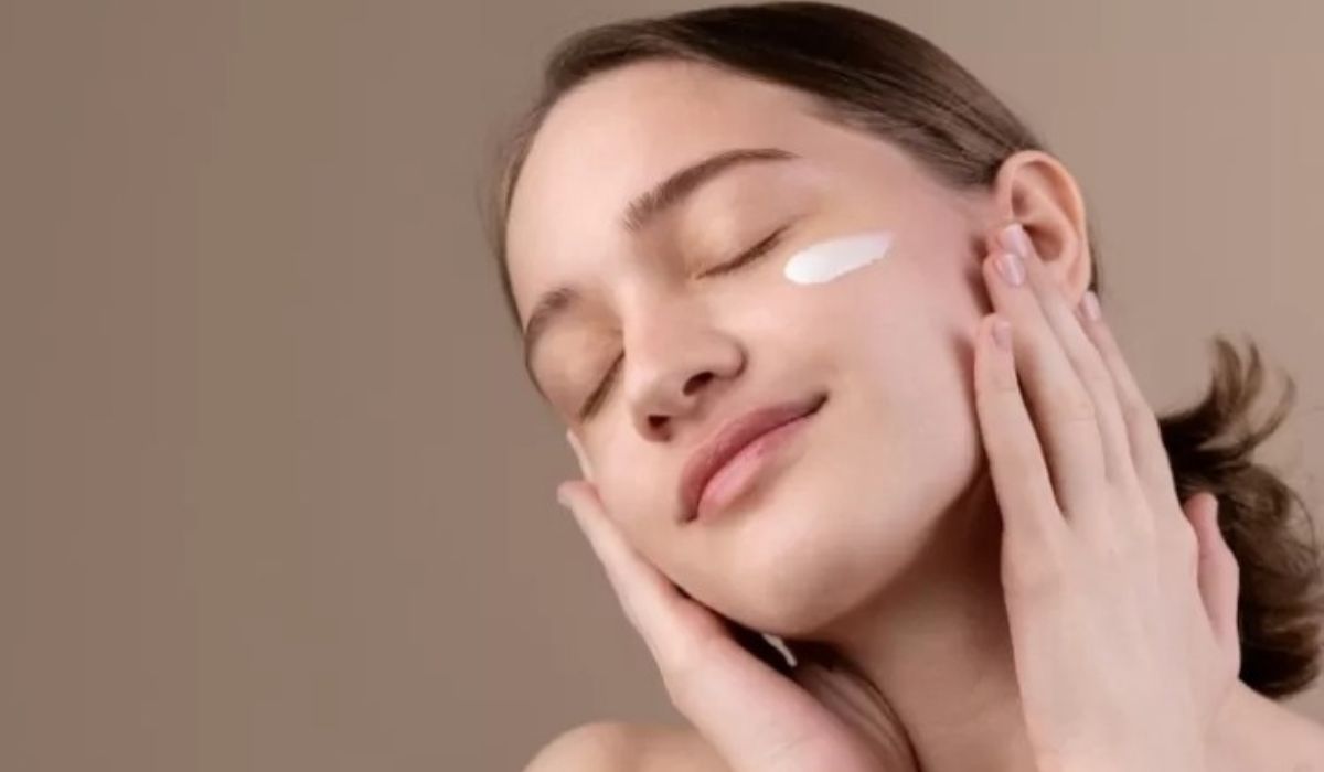 6 Sunscreen Terbaik Tahun 2023 Versi Om D, Bisa Bikin Wajahmu Kinclong