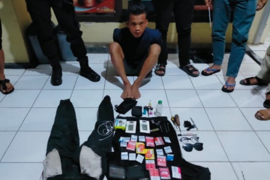 Bobol Konter, Embat Paket Data Senilai Rp8 Juta