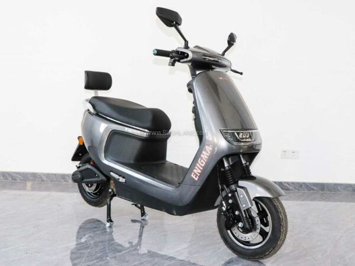 Jarak Tempuh 200 KM, Harga Rp19 Jutaan, Ini Kelebihan Motor Listrik Enigma Ambier N8