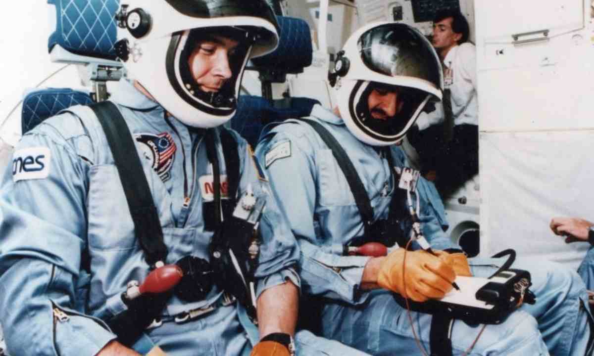 Kisah Sultan bin Salman Al Saud, Astronot Muslim Pertama yang Jelajahi Luar Angkasa Sambil Berpuasa