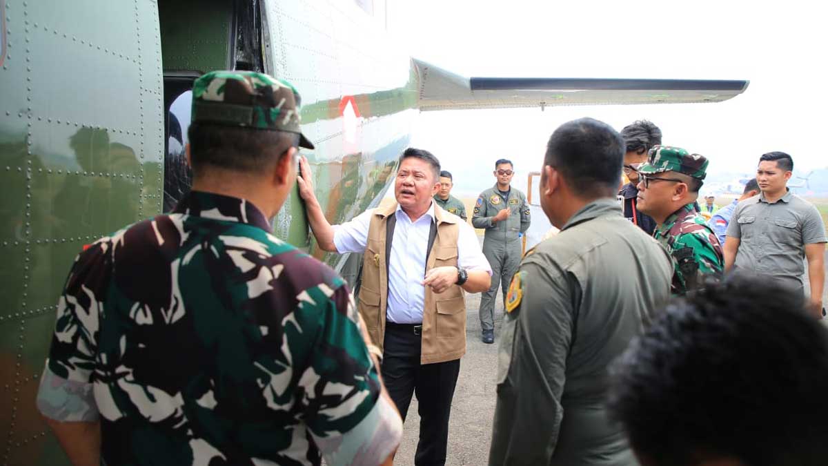 Asap Kembali Pekat Akibat Lapisan Inversi, Gubernur Herman Deru Pastikan Operasi Dry Ice Tetap Berlanjut!