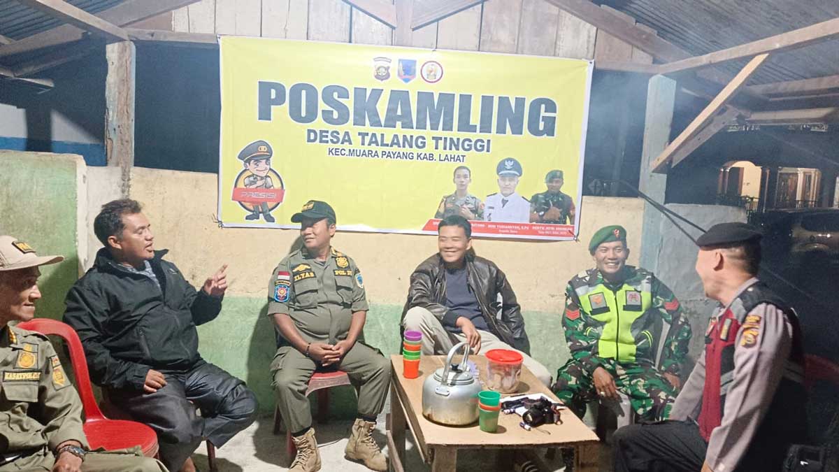 Kompak Demi Keamanan: Potret Kolaborasi Babinsa dan Warga Jarai Menjaga Malam yang Kondusif