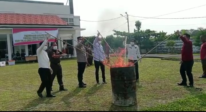 Kejari OI Musnahkan Barang Bukti Tindak Pidana, Kasus Ini yang Mendominasi