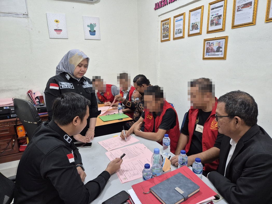 Penyerahan Tahap II, 6 Tersangka Korupsi di OKI Segera Disidangkan