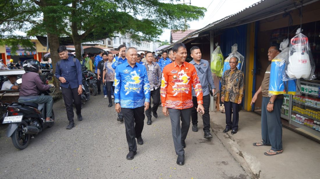 Jelang Nataru, Pj Bupati OKI Pantau Stabilitas Harga dan Gelar Pasar Murah