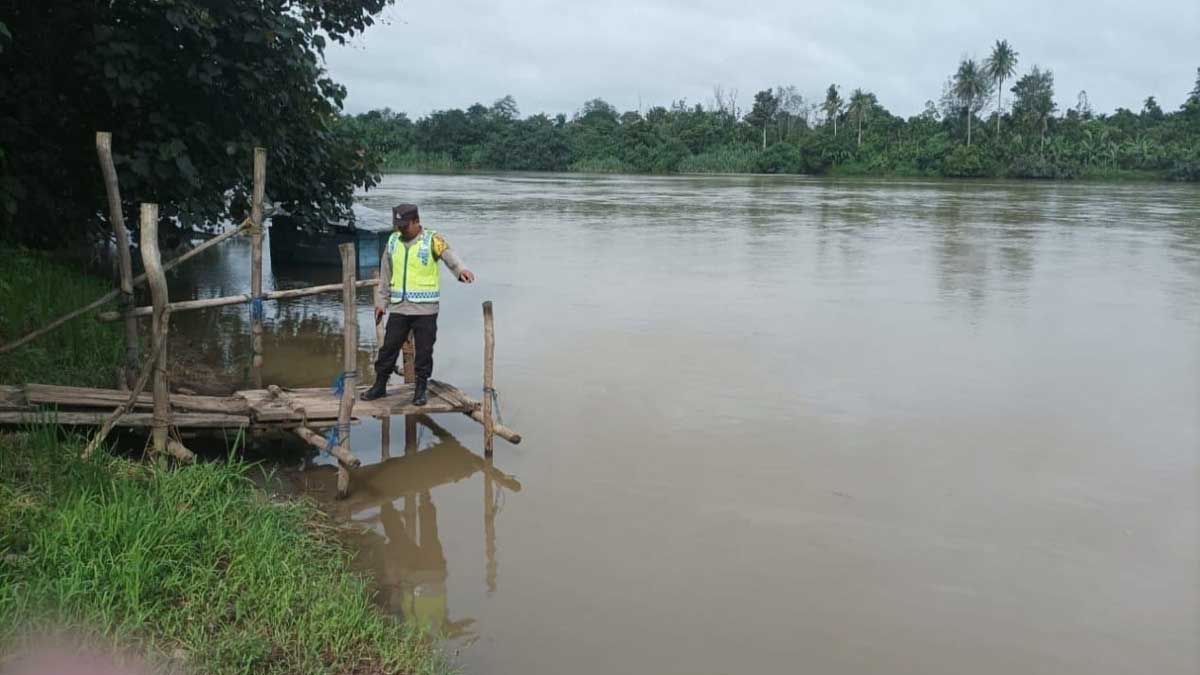Intensitas Hujan Meningkat, Polisi Cek Kondisi Terkini Sungai Komering OKU Timur, Masih Amankah?