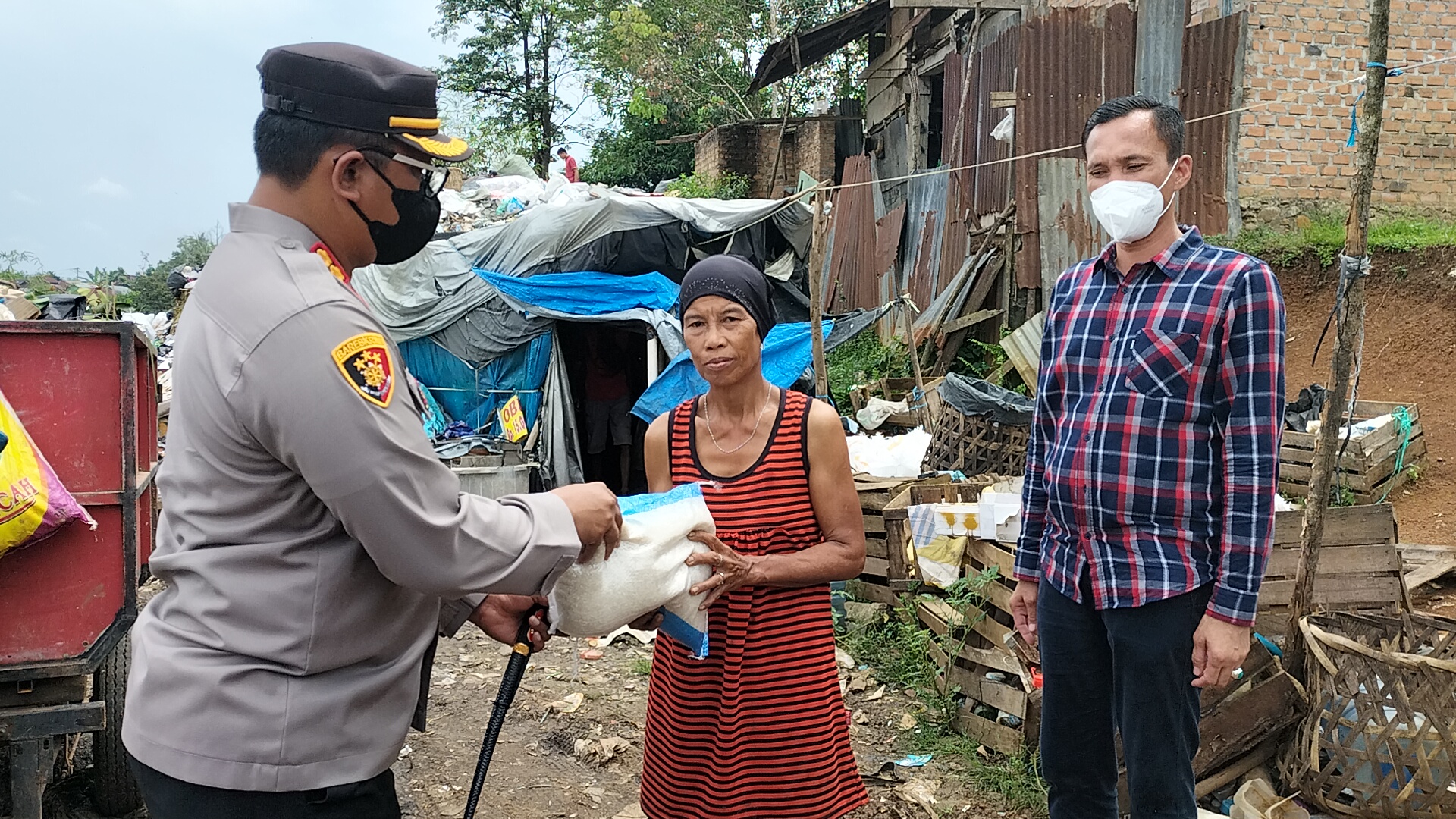 Baksos Polres Lubuklinggau Sasar Pemulung