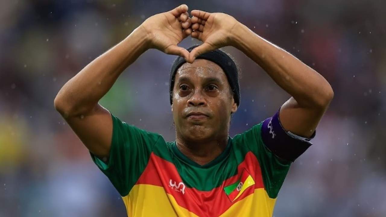 Joget Samba Fenomenal! Ronaldinho Tampil di Iklan Shopee, Fans Sepak Bola Histeris