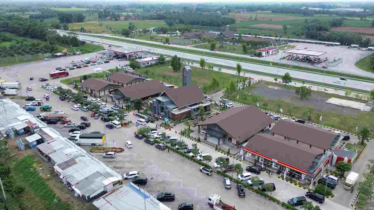 Tol Bakter Ramai, 1 Juta Kendaraan Melintas, Rest Area HKA Jadi Titik Favorit Pengendara
