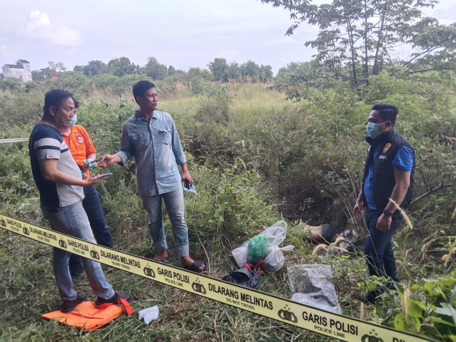 HEBOH! Mayat Pria Bertato Ditemukan di Bawah Jembatan Tol Kayuagung