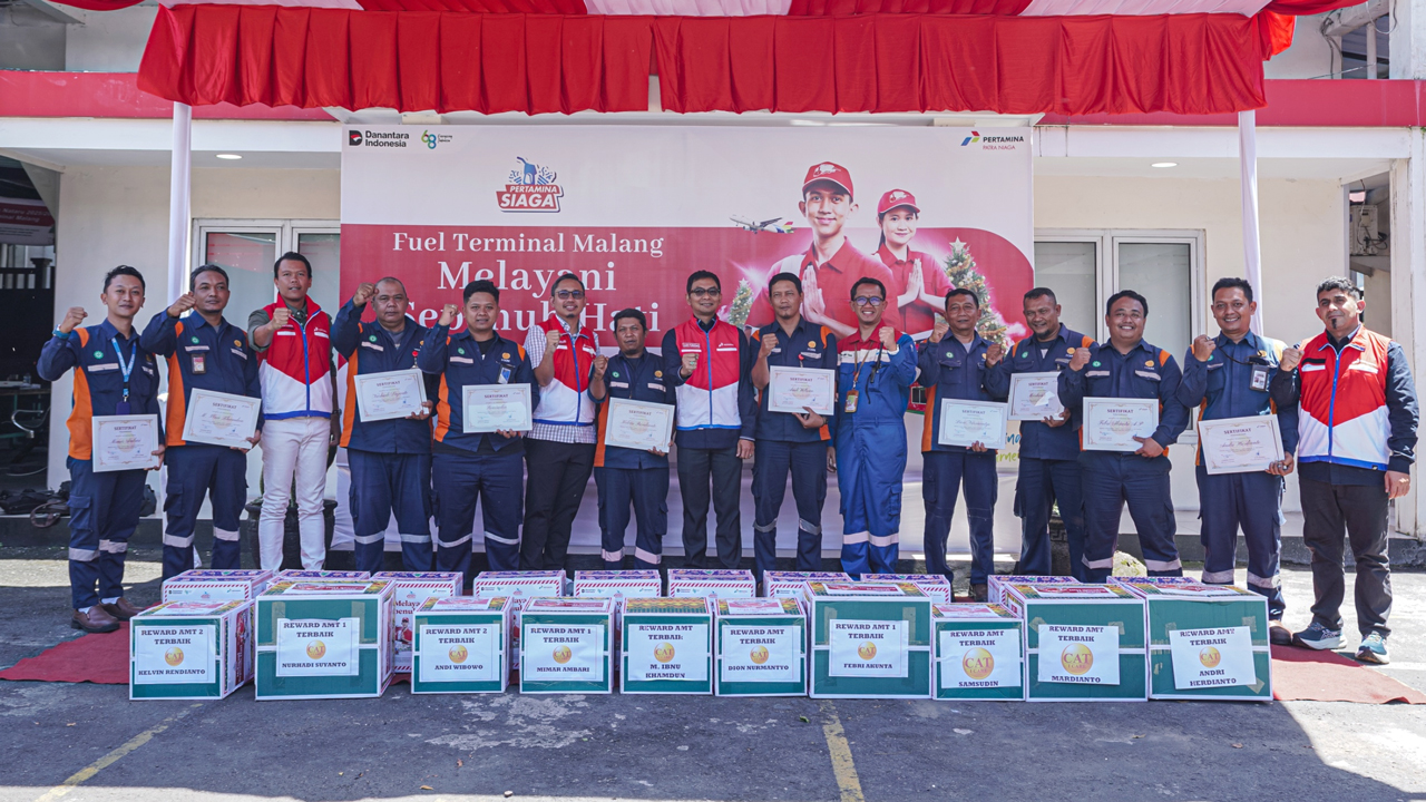 Pertamina Patra Niaga Apresiasi Dedikasi Awak Mobil Tangki Fuel Terminal Malang di Momen Natal dan Tahun Baru 