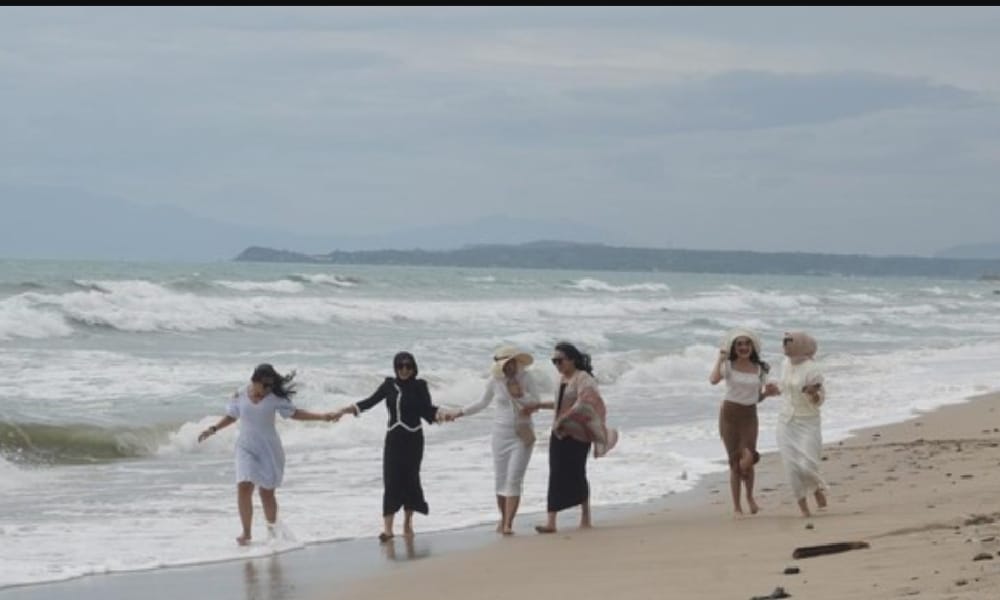 Ramai Akan Wisatawan Polisi Mulai Himbau Pengelola Pantai di Lampung Seputar Aturan Berenang 