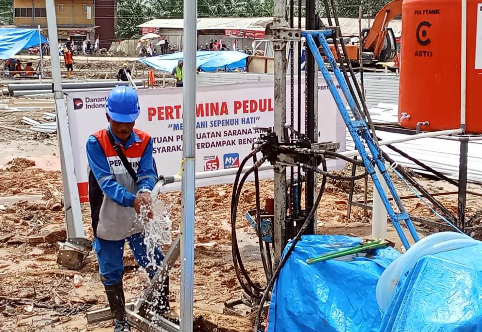 Elnusa Serahkan 7 Alat Bor Sumur Bagi Warga Terdampak Banjir dan Longsor di Sumatera