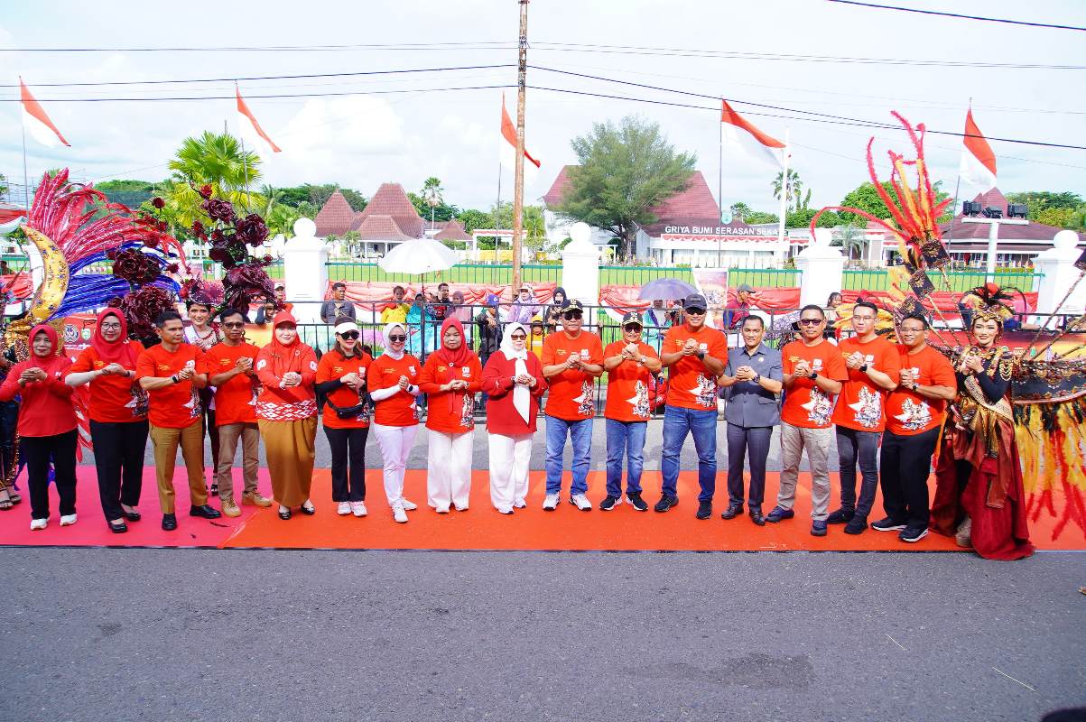 Bupati Muba Sambut Meriah Peserta Sekayu Carnaval 2025