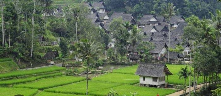 Jaraknya 9,7 KM dari Kota Bandung, Kampung Ini Puluhan Tahun Hidup Tanpa Listrik dan Gadget
