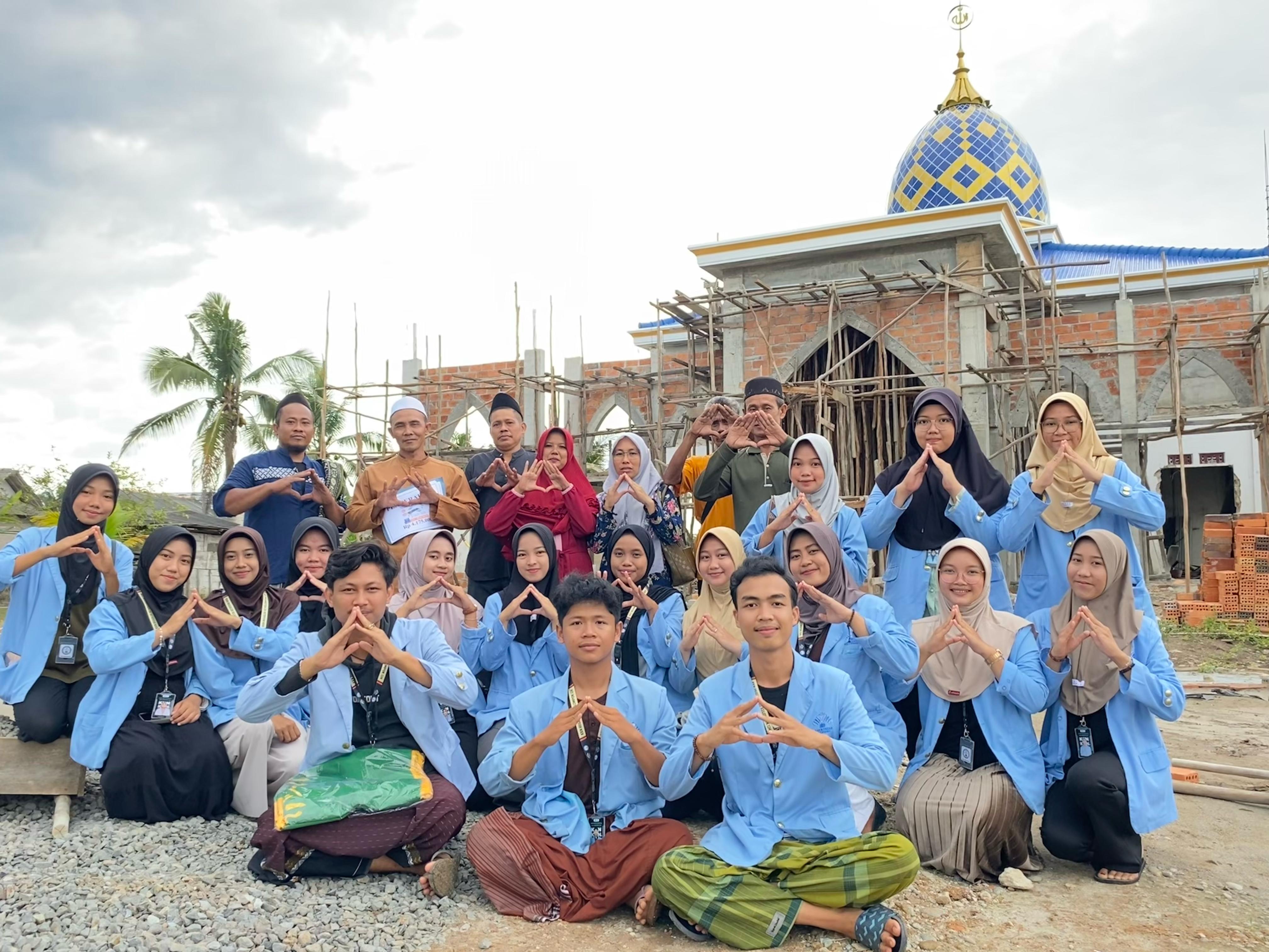 Mahasiswa KKN UIN Raden Fatah Kelompok 124 Bersama Masyarakat Realisasikan Pembelian Alat Perawatan  Jenazah 