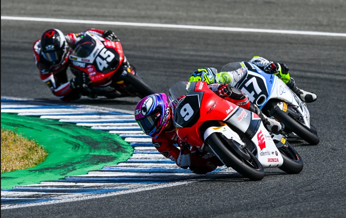 Tebus Kesalahan, Pebalap Binaan AHM Kiandra Ramadhipa Melesat di FIM JuniorGP Jerez