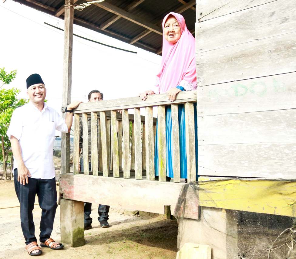14 Tahun Tidak Ada Listrik, Rumah Nenek Suhartini Kini Terang Benderang, Kok Bisa?