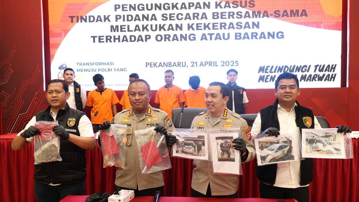 Polda Riau Tangkap 4 Debt Collector Yang Terlibat Pengrusakan dan Intimidasi