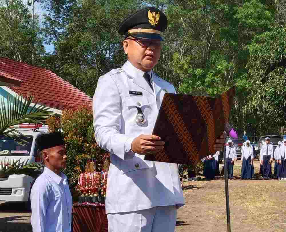  Upacara Peringatan Proklamasi Kemerdekaan RI di Gumay Ulu Berjalan Khidmat