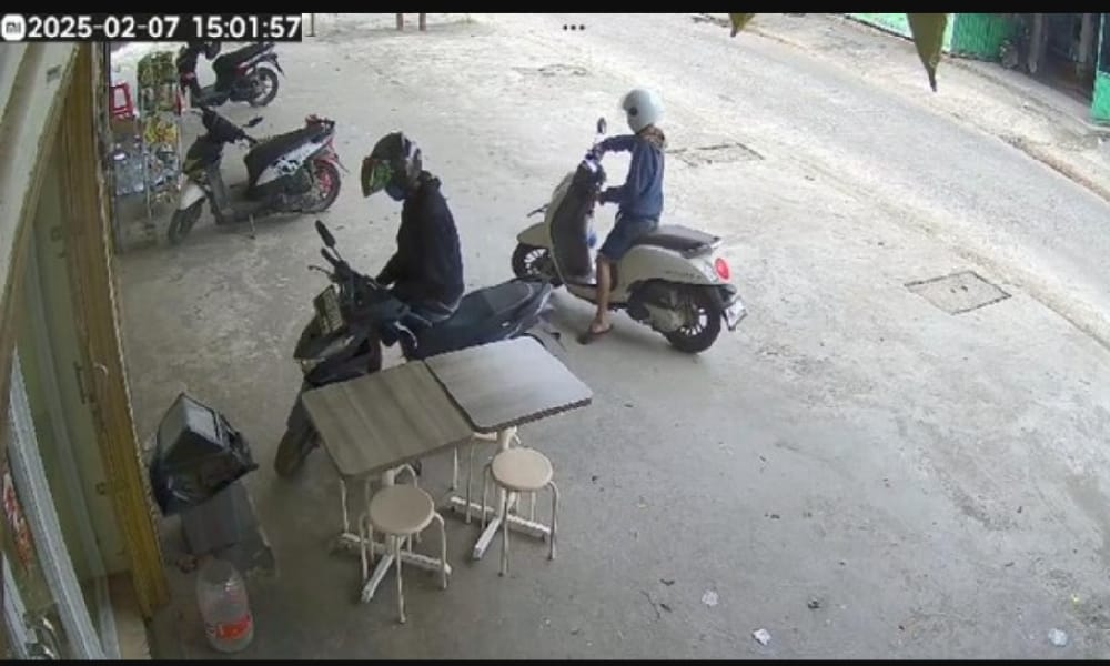 GILAK! Cukup 20 Detik Saja Maling Bawa Motor di kota Palembang 